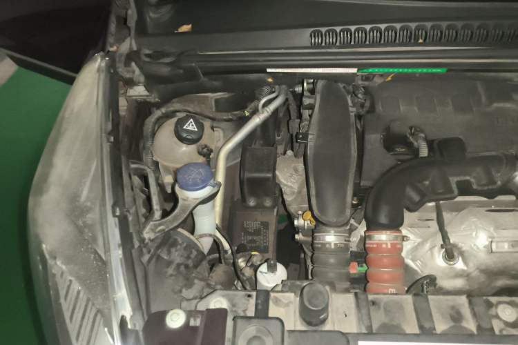 Used Peugeot 3008 2016 1.6THP Automatic Classic Edition Engine Bay Right