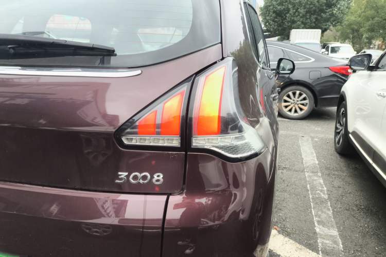 Used Peugeot 3008 2016 2.0L Automatic Classic Edition Exterior 2