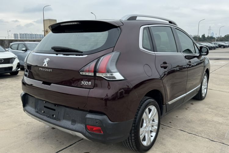 Used Peugeot 3008 2016 2.0L Automatic Classic Edition Exterior 4