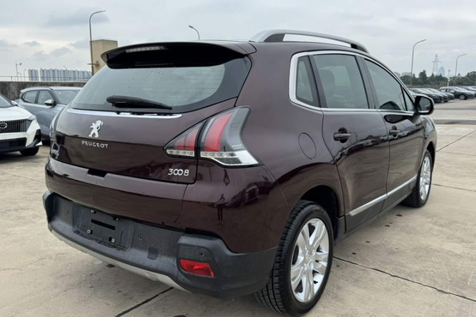 Used Peugeot 3008 2016 2.0L Automatic Classic Edition Exterior 4