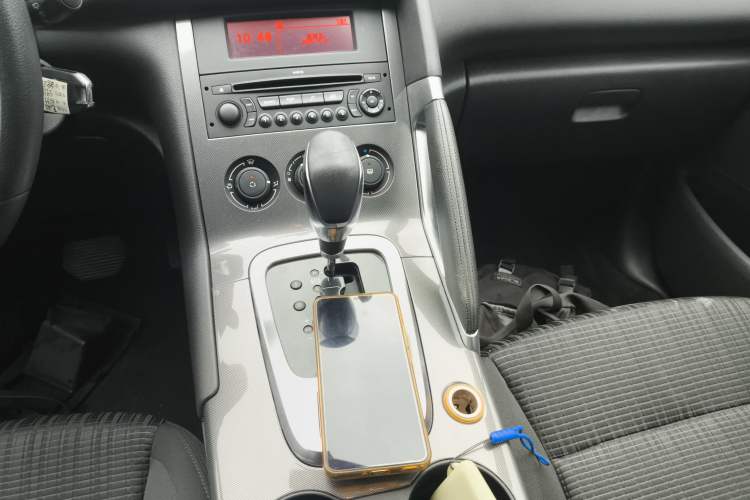 Used Peugeot 3008 2016 2.0L Automatic Classic Edition Gear Lever
