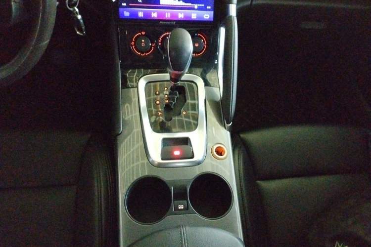 Used Peugeot 3008 2016 2.0L Automatic Classic Edition Gear Lever