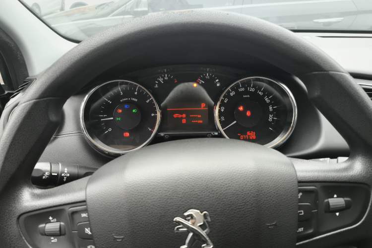 Used Peugeot 3008 2016 2.0L Automatic Classic Edition Instrument Cluster