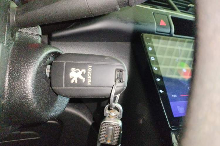 Used Peugeot 3008 2016 2.0L Automatic Classic Edition Interior 1