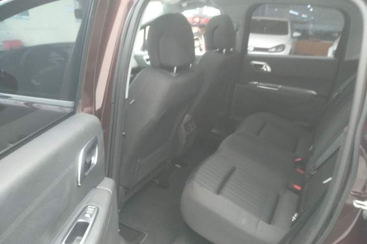 Used Peugeot 3008 2016 2.0L Automatic Classic Edition Interior 4