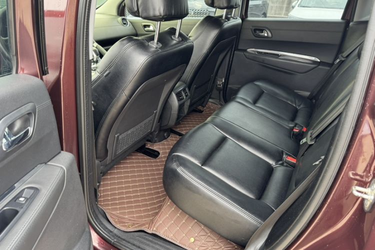 Used Peugeot 3008 2016 2.0L Automatic Classic Edition Interior 7