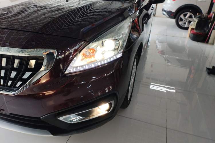 Used Peugeot 3008 2016 2.0L Automatic Classic Edition Left Front Headlight