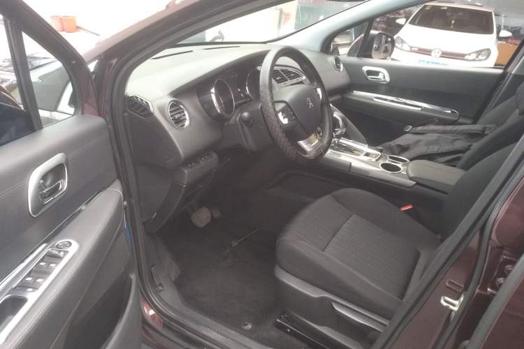 Used Peugeot 3008 2016 2.0L Automatic Classic Edition Left Front Seat