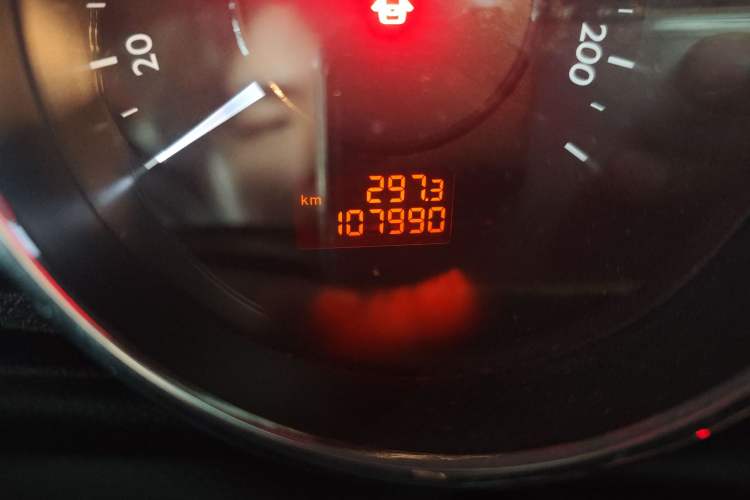 Used Peugeot 3008 2016 1.6THP Automatic Prestige Edition Odometer Close Up