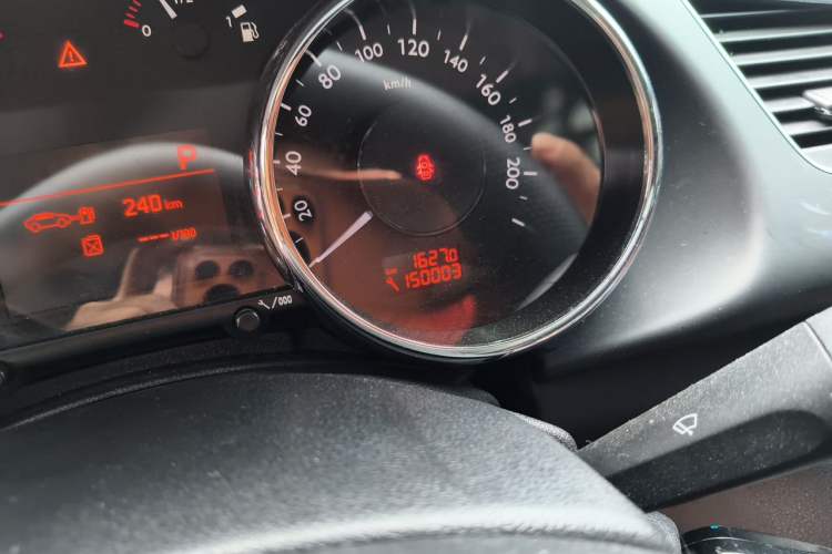 Used Peugeot 3008 2016 1.6THP Automatic Prestige Edition Odometer Close Up