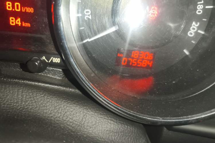 Used Peugeot 3008 2016 1.6THP Automatic Classic Edition Odometer Close Up