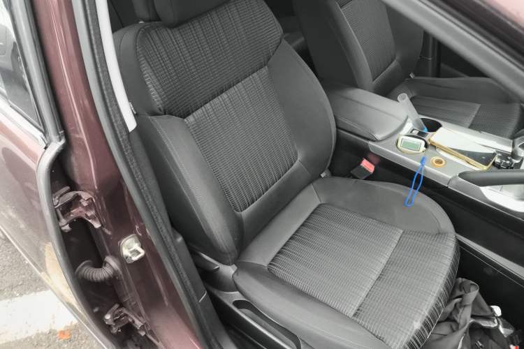 Used Peugeot 3008 2016 2.0L Automatic Classic Edition Right Front Seat