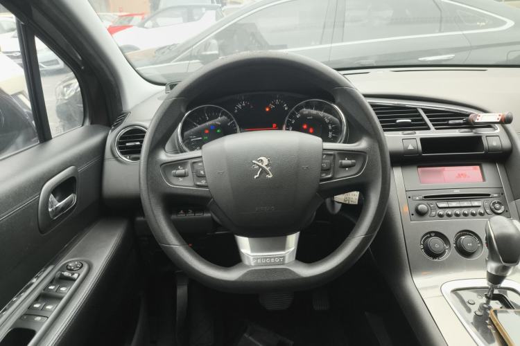 Used Peugeot 3008 2016 2.0L Automatic Classic Edition Steering Wheel