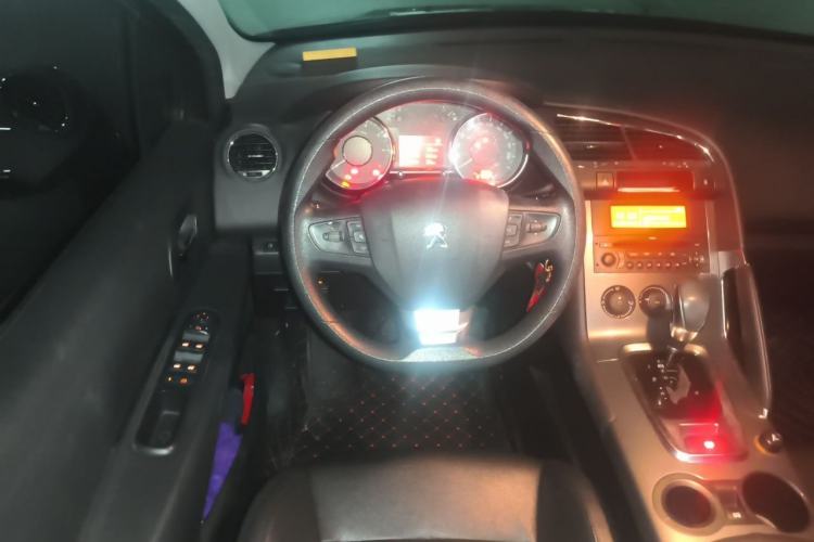 Used Peugeot 3008 2016 1.6THP Automatic Classic Edition Steering Wheel