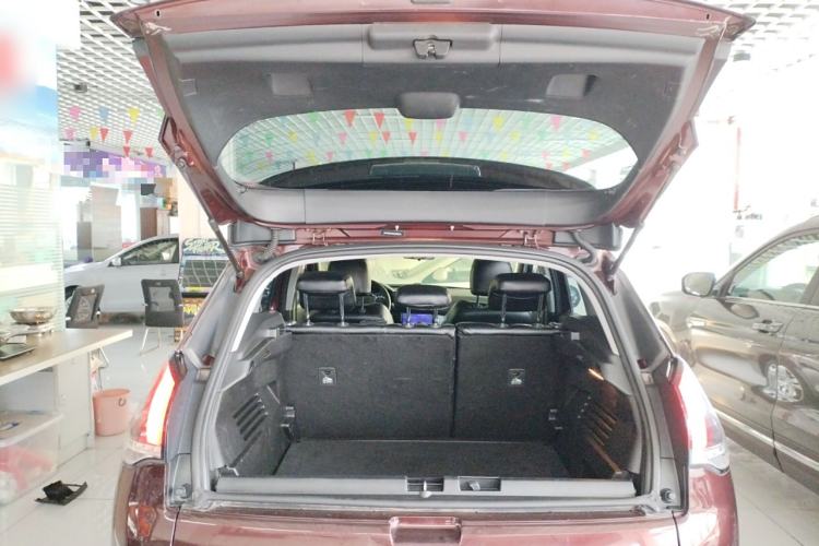 Used Peugeot 3008 2016 2.0L Automatic Classic Edition Trunk