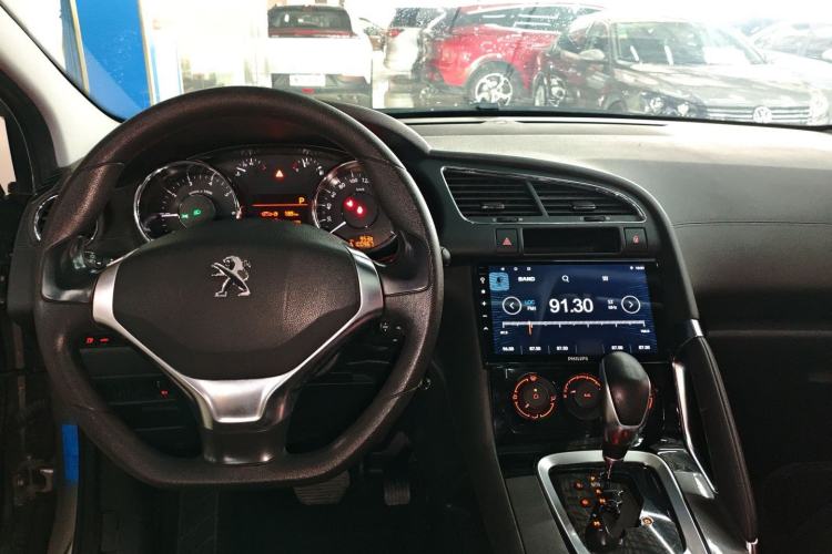 Used Peugeot 3008 2016 2.0L Automatic Standard Edition Center Console