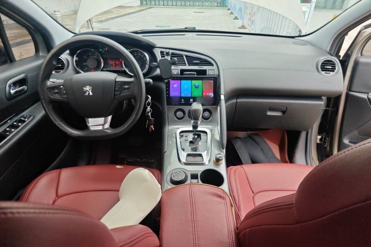 Used Peugeot 3008 2016 1.6THP Automatic Classic Edition Center Console