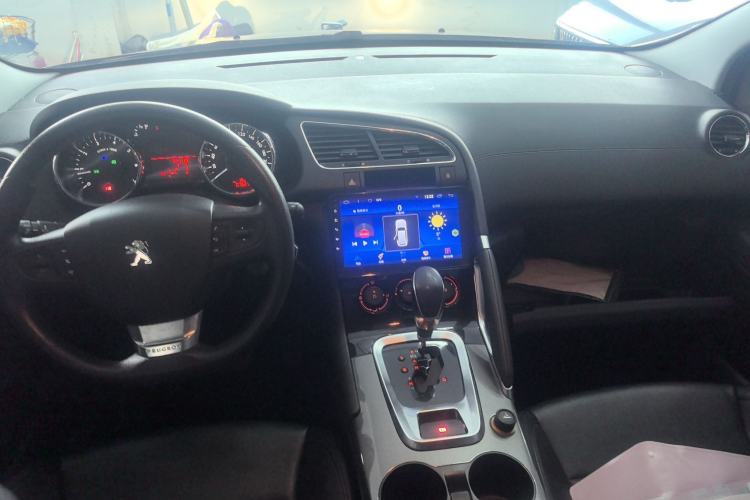 Used Peugeot 3008 2016 2.0L Automatic Classic Edition Center Console