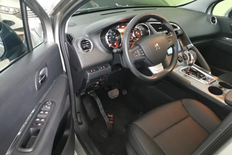 Used Peugeot 3008 2016 2.0L Automatic Classic Edition Driver Seat