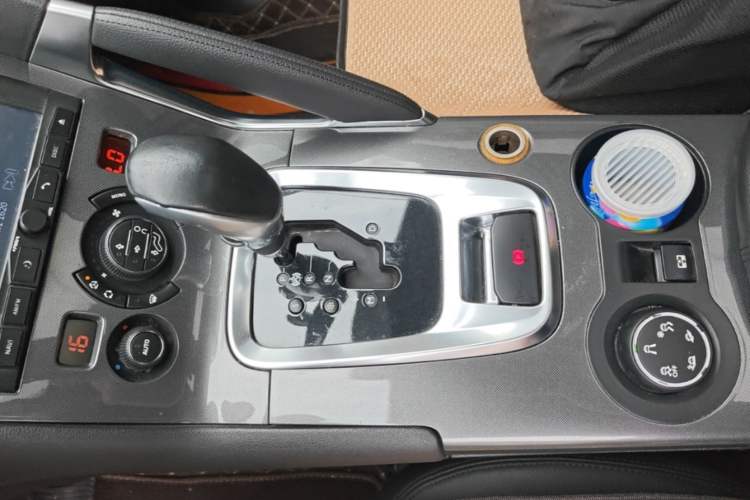 Used Peugeot 3008 2016 1.6THP Automatic Trend Edition Gear Lever