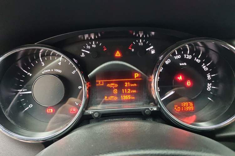 Used Peugeot 3008 2016 2.0L Automatic Standard Edition Instrument Cluster