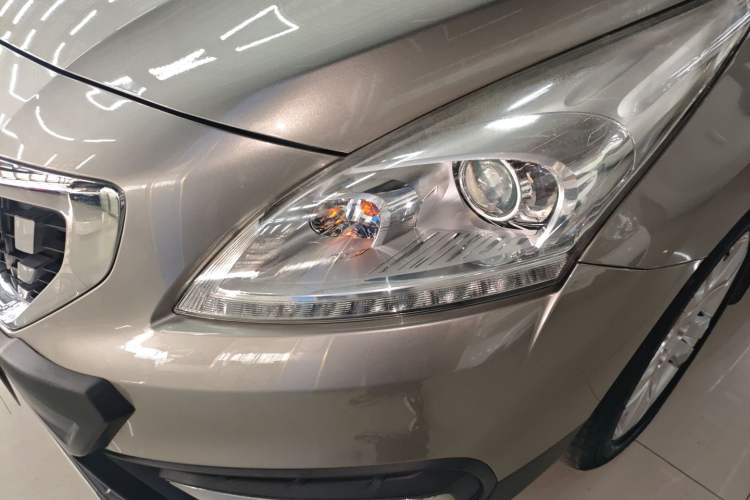 Used Peugeot 3008 2016 2.0L Automatic Standard Edition Left Front Headlight