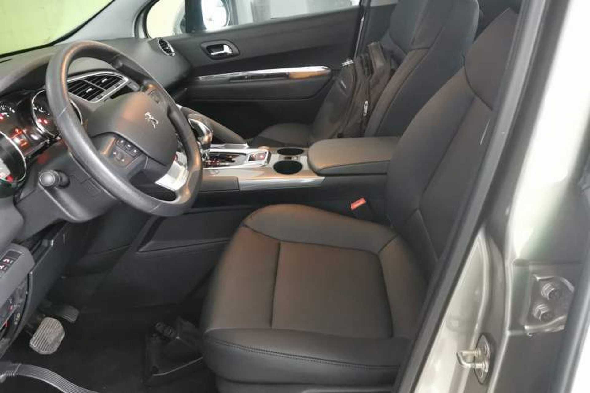 Used Peugeot 3008 2016 2.0L Automatic Classic Edition Left Front Seat