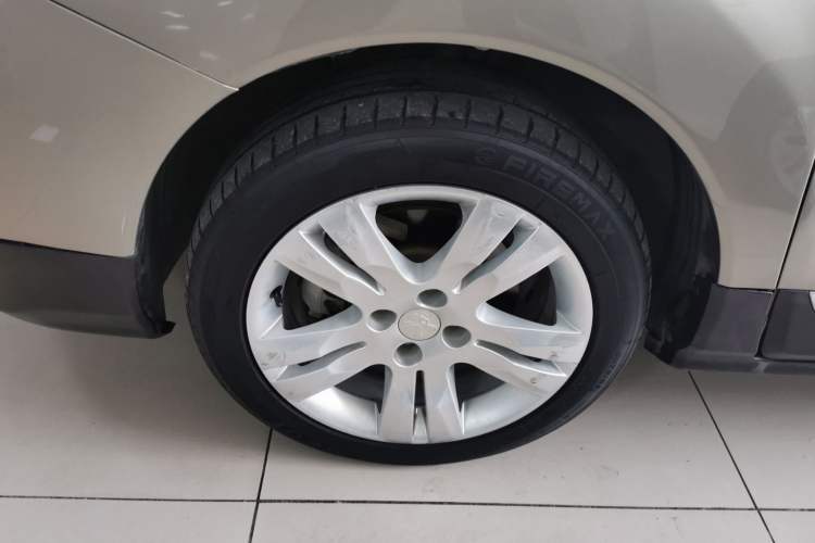 Used Peugeot 3008 2016 2.0L Automatic Classic Edition Left Front Wheel Hub