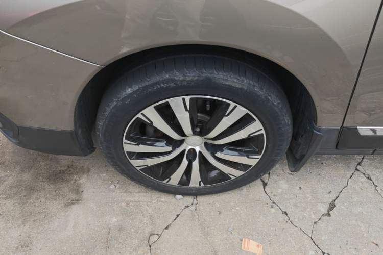 Used Peugeot 3008 2016 1.6THP Automatic Trend Edition Left Front Wheel Hub
