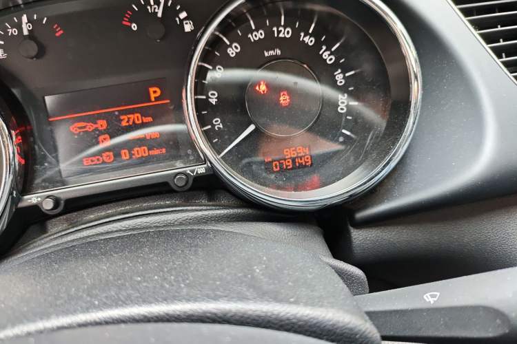 Used Peugeot 3008 2016 1.6THP Automatic Classic Edition Odometer Close Up