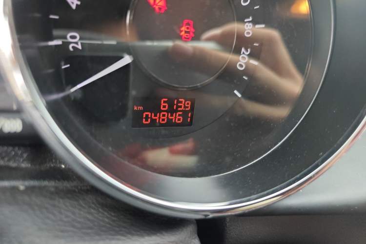 Used Peugeot 3008 2016 1.6THP Automatic Classic Edition Odometer Close Up
