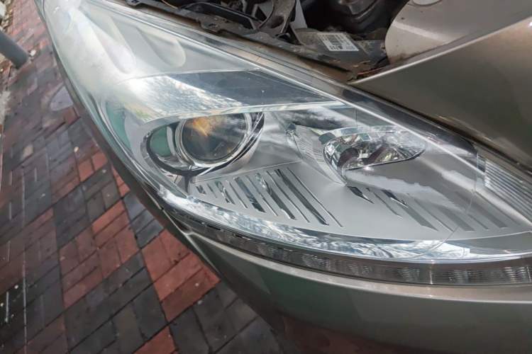 Used Peugeot 3008 2016 2.0L Automatic Standard Edition Right Front Headlight