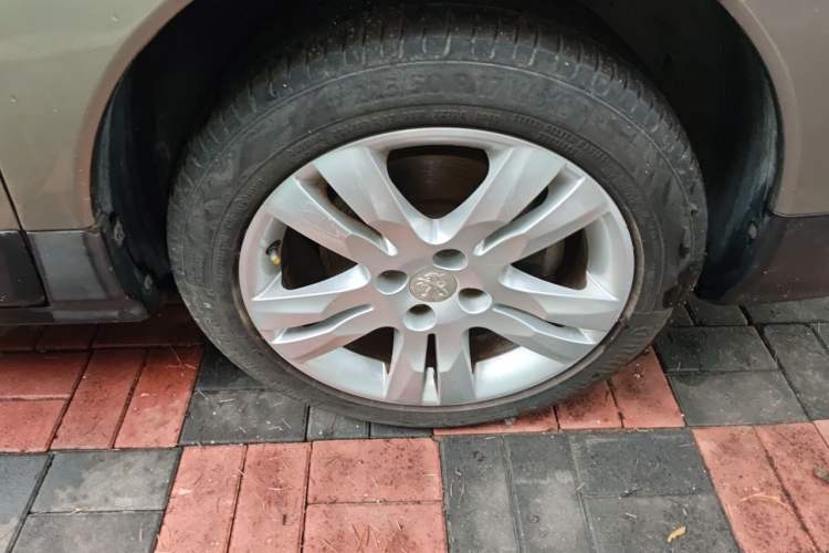 Used Peugeot 3008 2016 2.0L Automatic Standard Edition Right Front Wheel Hub