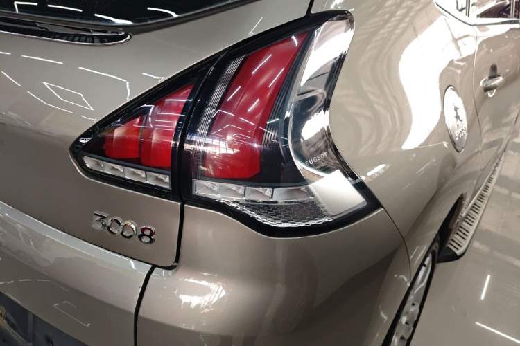 Used Peugeot 3008 2016 2.0L Automatic Standard Edition Right Rear Taillight