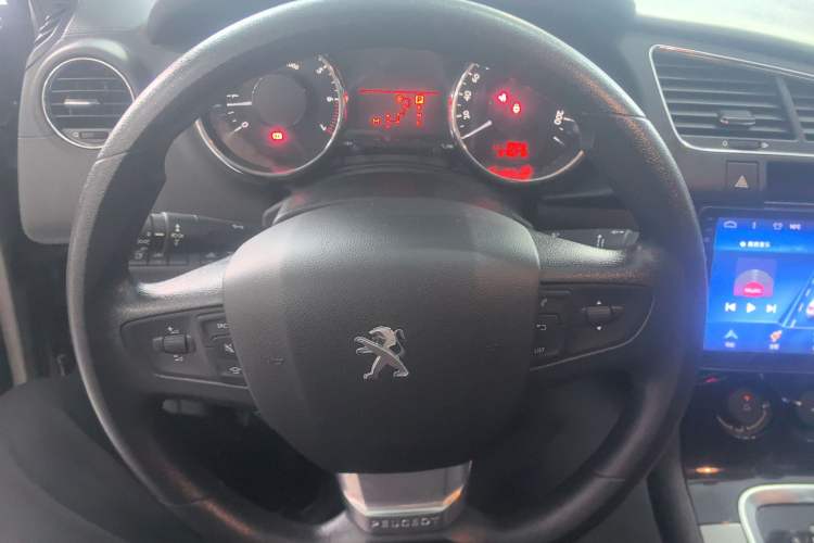 Used Peugeot 3008 2016 2.0L Automatic Classic Edition Steering Wheel