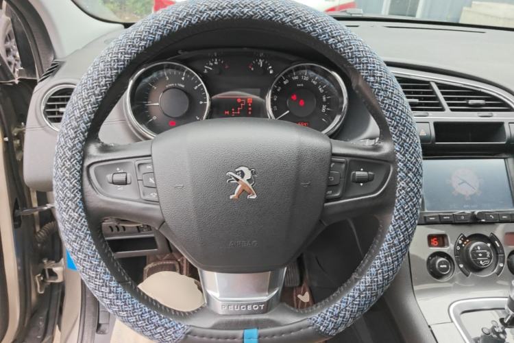 Used Peugeot 3008 2016 1.6THP Automatic Trend Edition Steering Wheel