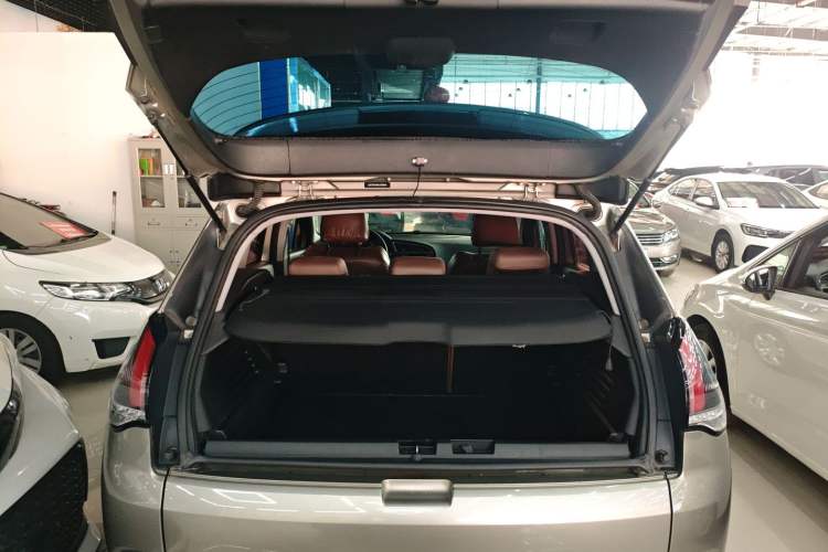 Used Peugeot 3008 2016 2.0L Automatic Standard Edition Trunk