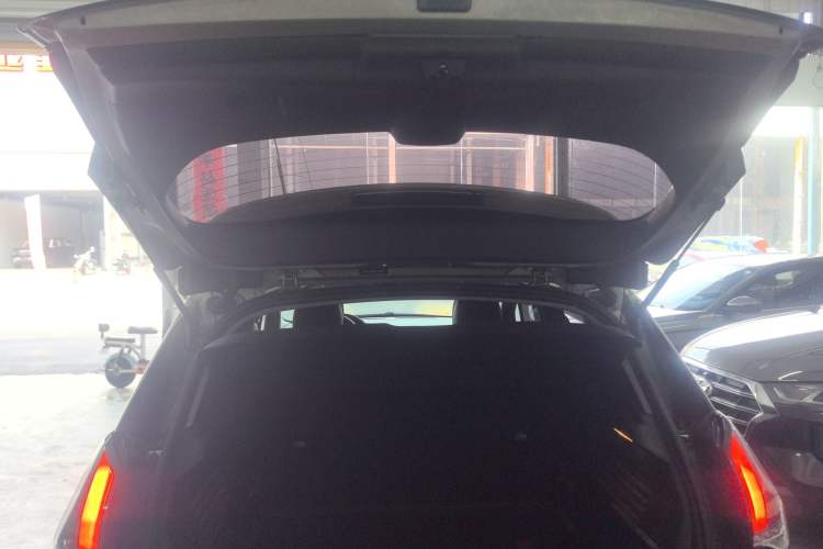 Used Peugeot 3008 2016 2.0L Automatic Classic Edition Trunk