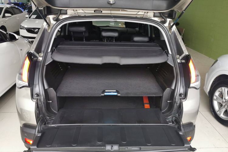 Used Peugeot 3008 2016 2.0L Automatic Classic Edition Trunk