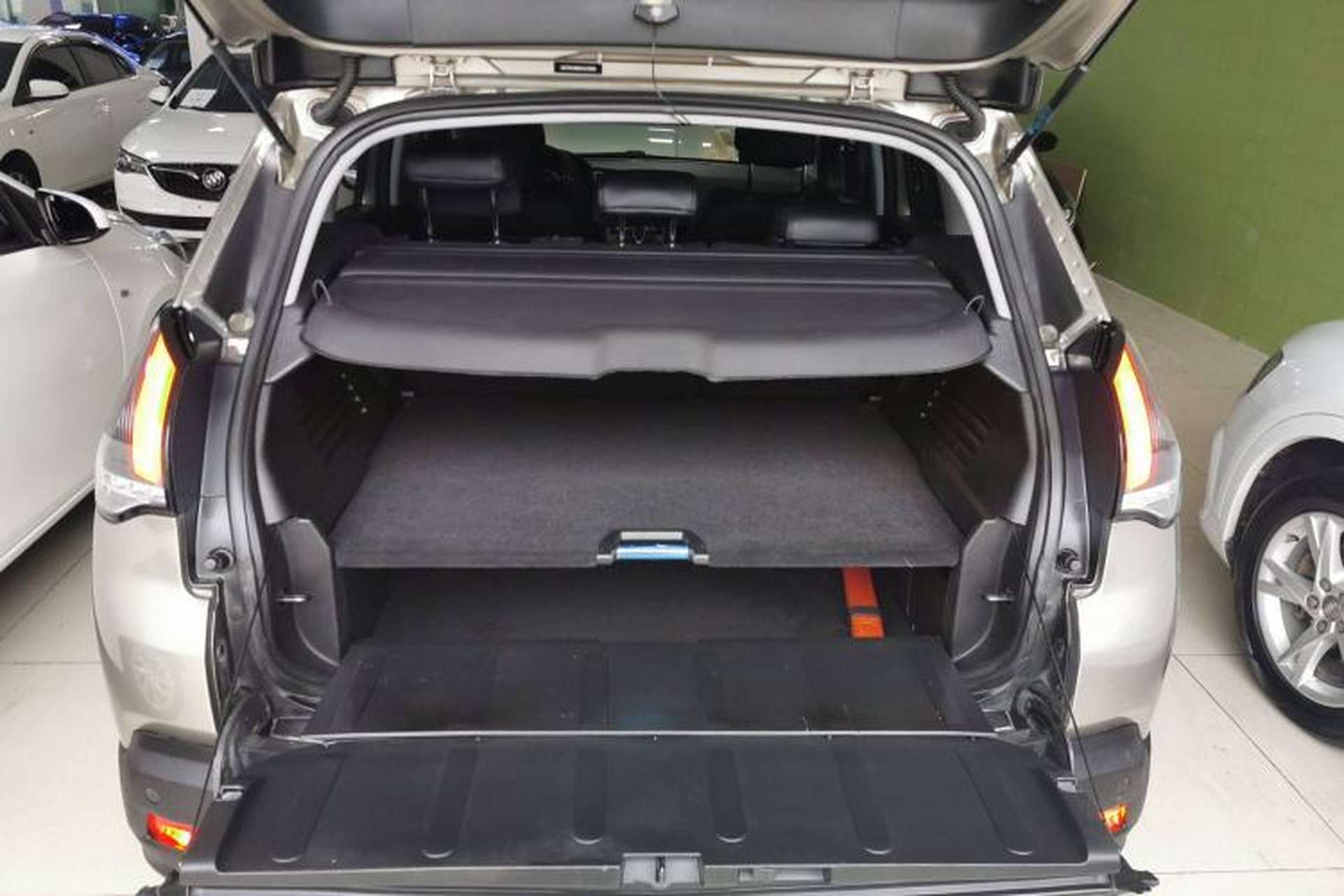 Used Peugeot 3008 2016 2.0L Automatic Classic Edition Trunk