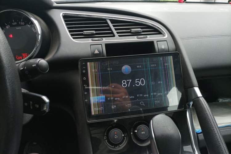 Used Peugeot 3008 2016 2.0L Automatic Classic Edition Audio And AC Panel