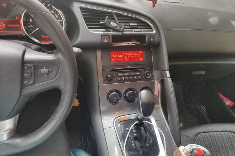 Used Peugeot 3008 2016 2.0L Automatic Classic Edition Audio And AC Panel