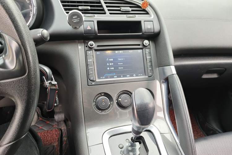 Used Peugeot 3008 2016 1.6THP Automatic Standard Edition Audio And AC Panel