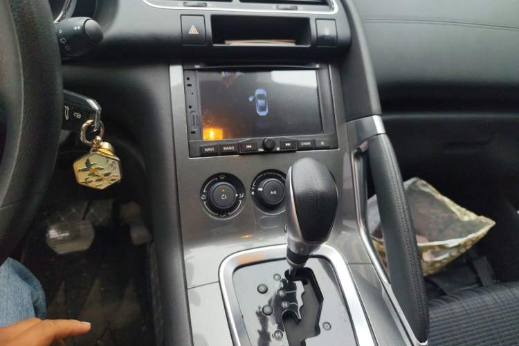 Used Peugeot 3008 2016 1.6THP Automatic Classic Edition Audio And AC Panel