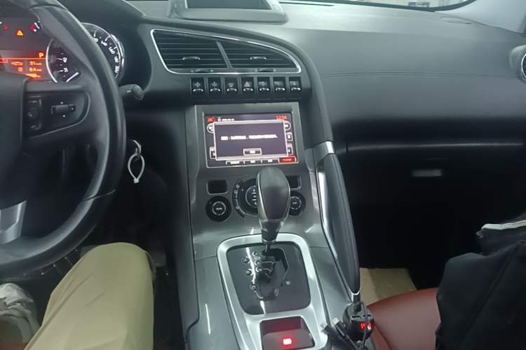 Used Peugeot 3008 2016 1.6THP Automatic Prestige Edition Audio And AC Panel