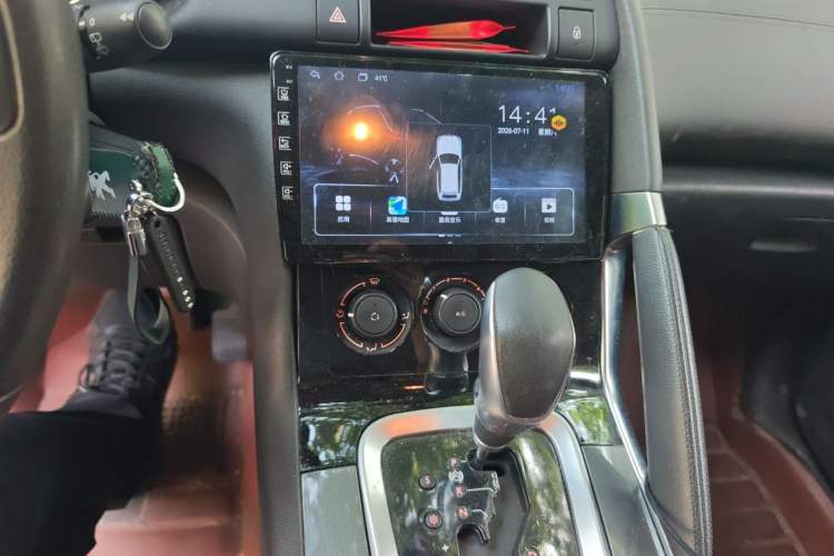 Used Peugeot 3008 2016 2.0L Automatic Standard Edition Audio And AC Panel