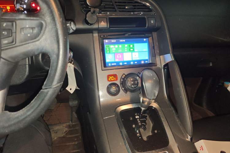 Used Peugeot 3008 2016 2.0L Automatic Trend Edition Audio And AC Panel