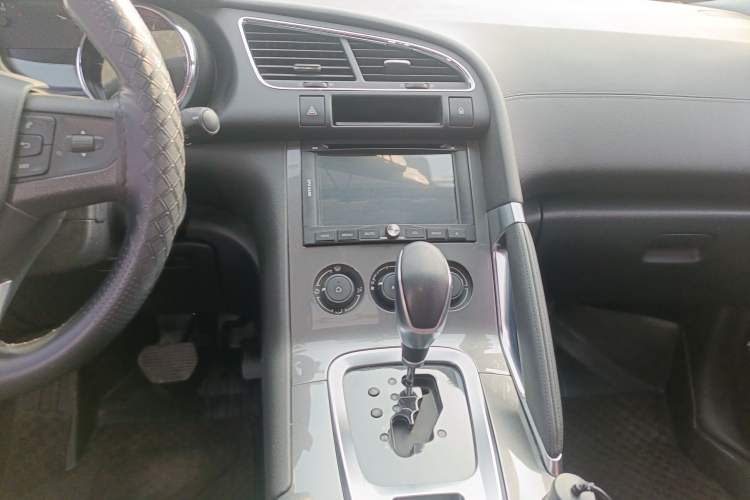 Used Peugeot 3008 2016 1.6THP Automatic Classic Edition Audio And AC Panel