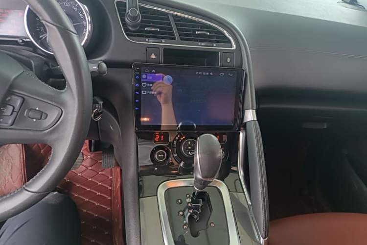 Used Peugeot 3008 2016 2.0L Automatic Trend Edition Audio And AC Panel