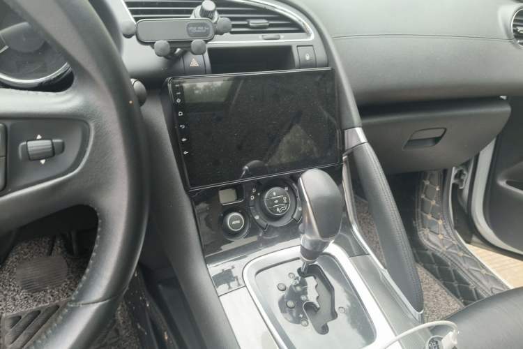 Used Peugeot 3008 2016 1.6THP Automatic Trend Edition Audio And AC Panel